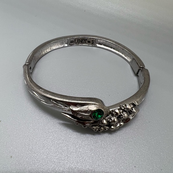 Lenox Flower of the month of May bracelet faux emerald birthstone * Vintage* - Picture 2 of 6